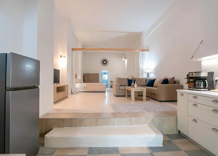 Maggano Paros 3 Apartment Angairia